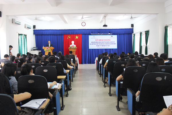 Truong Dai hoc Ngoai ngu Boi duong tieng Anh cot can cho giang vien theo chuong trinh de an quoc gia 2020