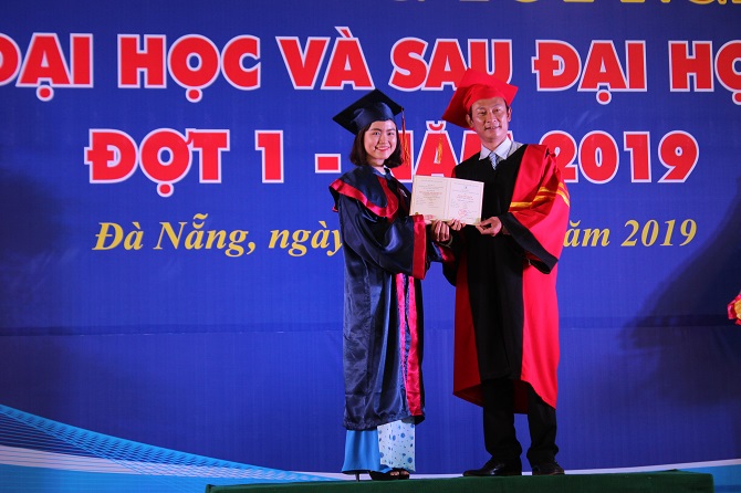 A picture containing person, wallDescription automatically generated