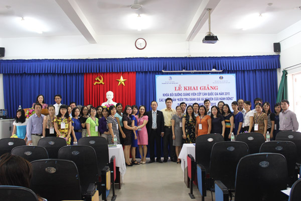 Truong Dai hoc Ngoai ngu Boi duong tieng Anh cot can cho giang vien theo chuong trinh de an quoc gia 2020