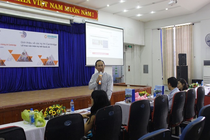 A group of people in a roomDescription automatically generated